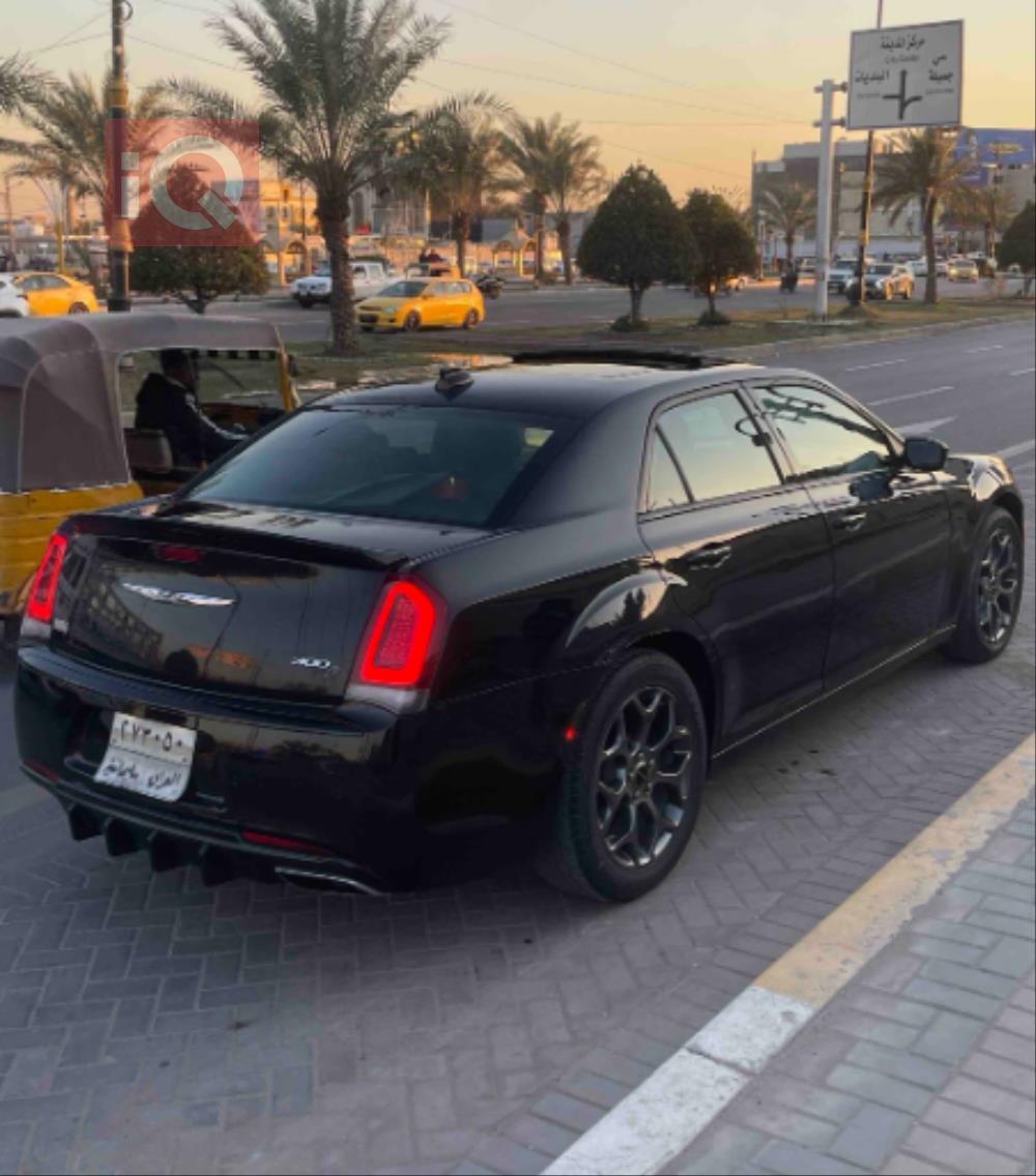 کرایسلەر 300